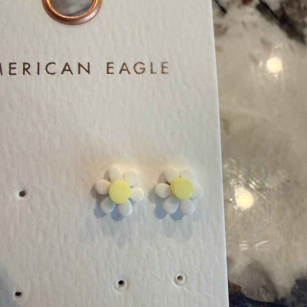 American Eagle Assorted Earring Spring Set - Picture 5 of 6